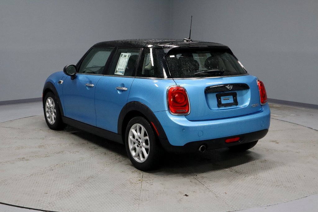 Used 2019 MINI Cooper 4-Door Hardtop w/ Signature Upholstery Package image 9