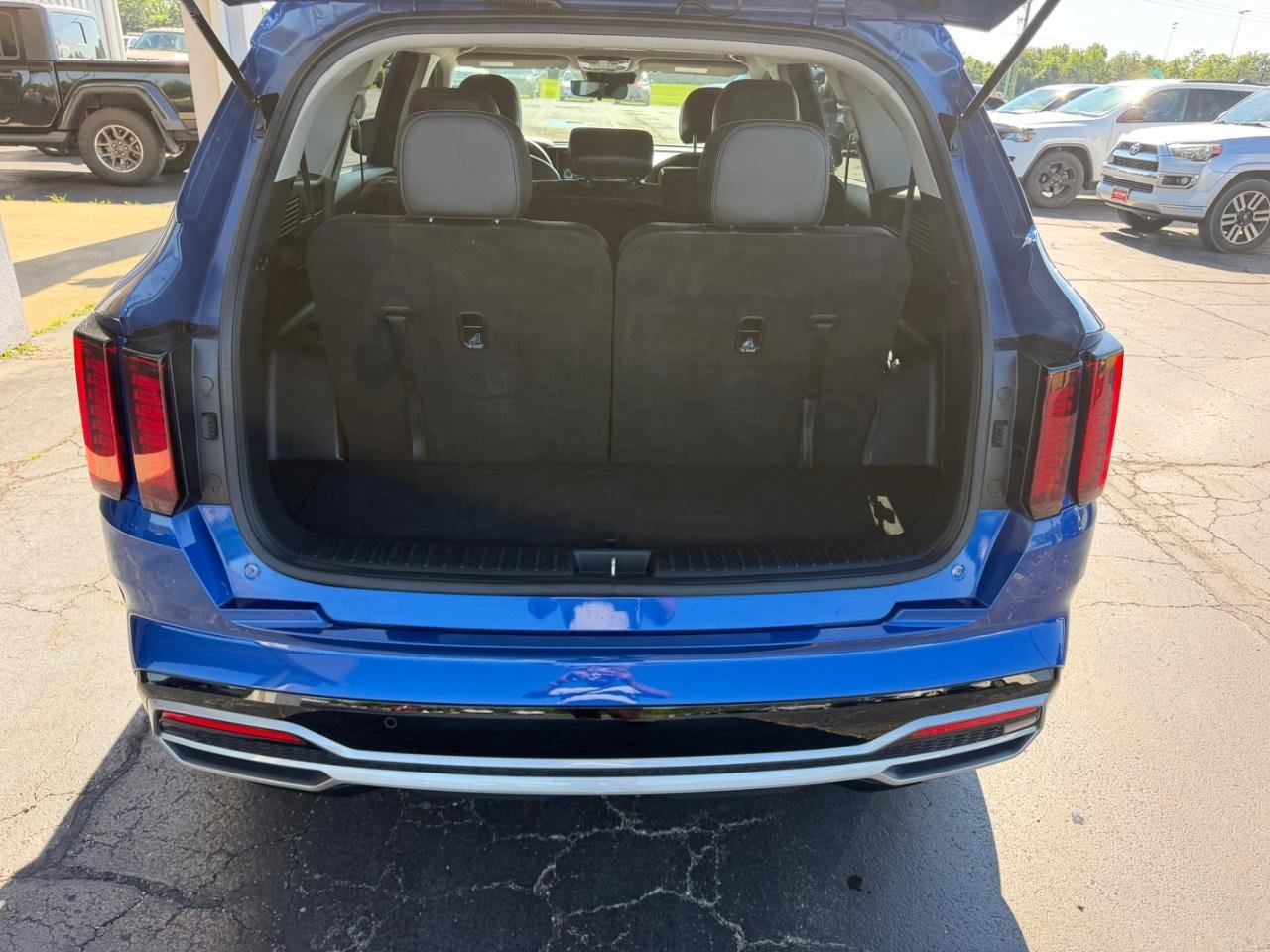 Used 2023 Kia Sorento S FWD image 5
