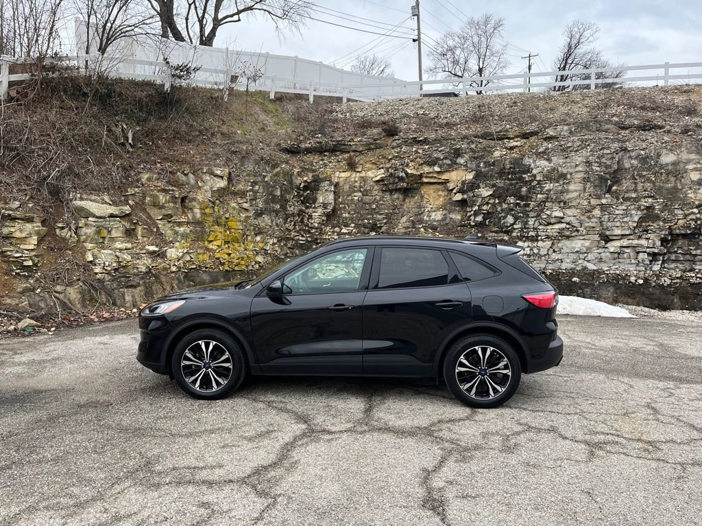 Certified 2022 Ford Escape SEL w/ SEL Stealth AWD Package image 2