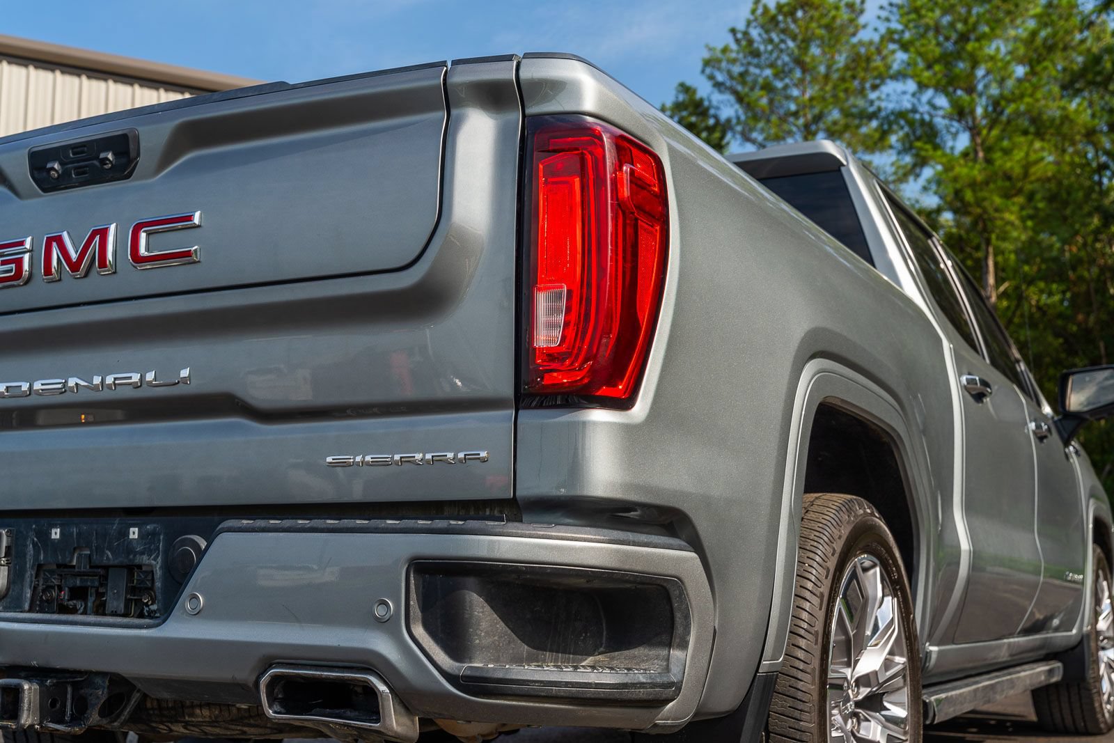 Used 2023 GMC Sierra 1500 Denali w/ Denali Reserve Package AWD/4WD image 14