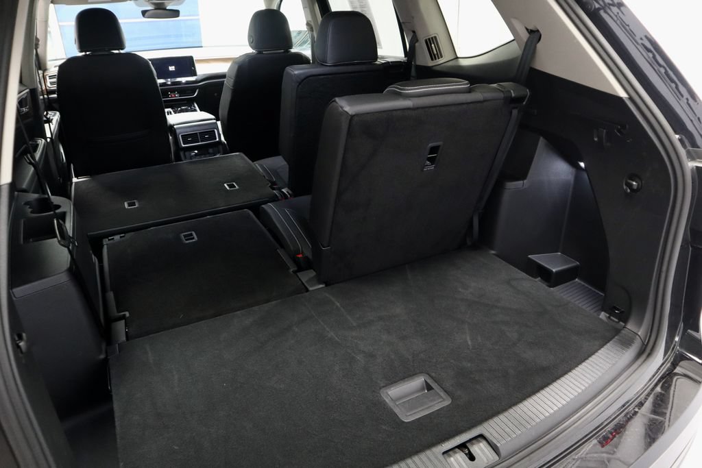 Used 2025 Volkswagen Atlas SE FWD image 15