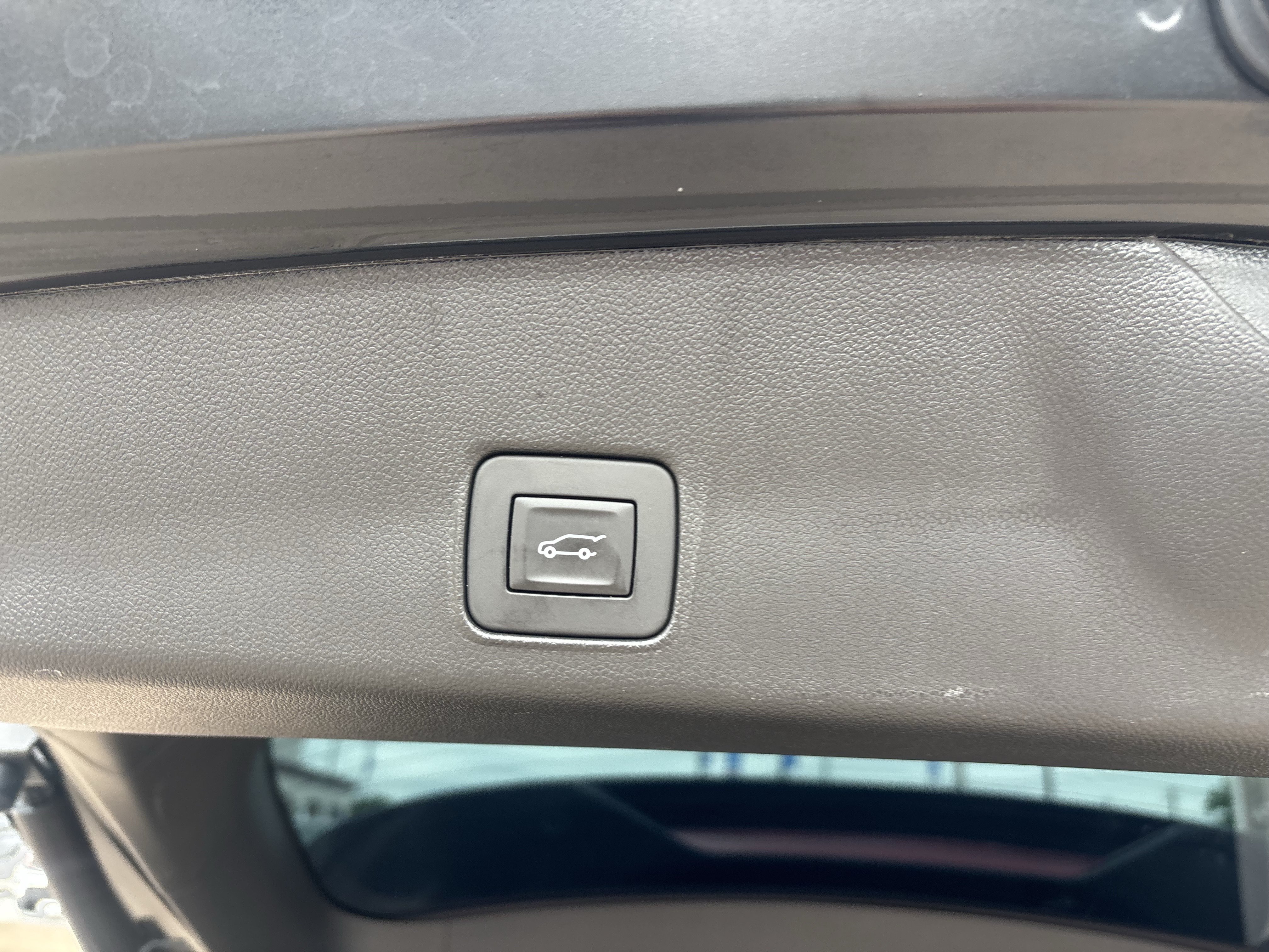Used 2025 Chevrolet TrailBlazer LT w/ Convenience Package FWD image 18