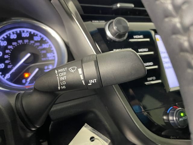 Used 2018 Toyota Camry SE FWD image 11