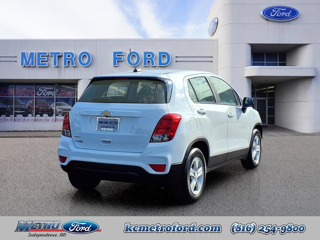 Used 2020 Chevrolet Trax LS FWD image 3