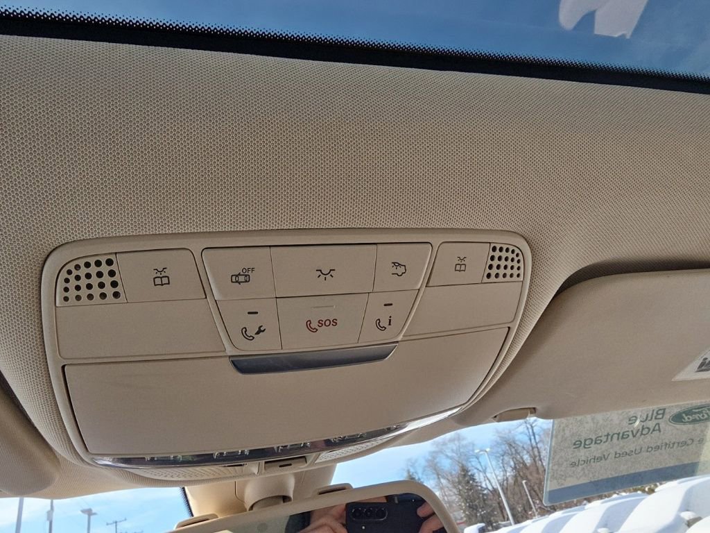 Used 2019 Mercedes-Benz GLC 300 4MATIC image 25