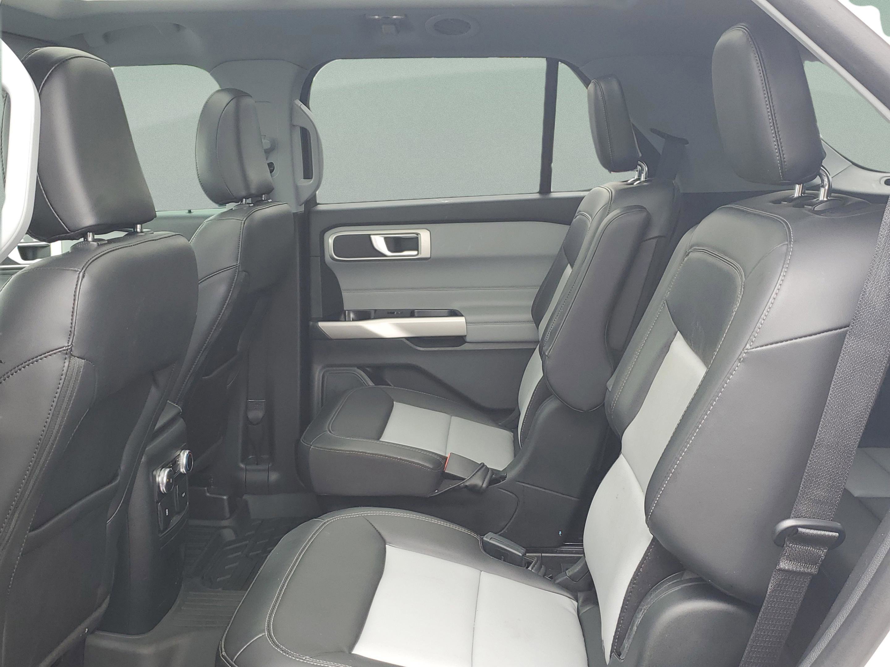 Certified 2023 Ford Explorer XLT w/ Equipment Group 202A AWD/4WD image 9