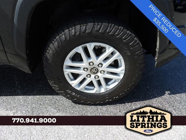 Used 2022 Toyota Tundra SR5 w/ SR5 Convenience Package image 9