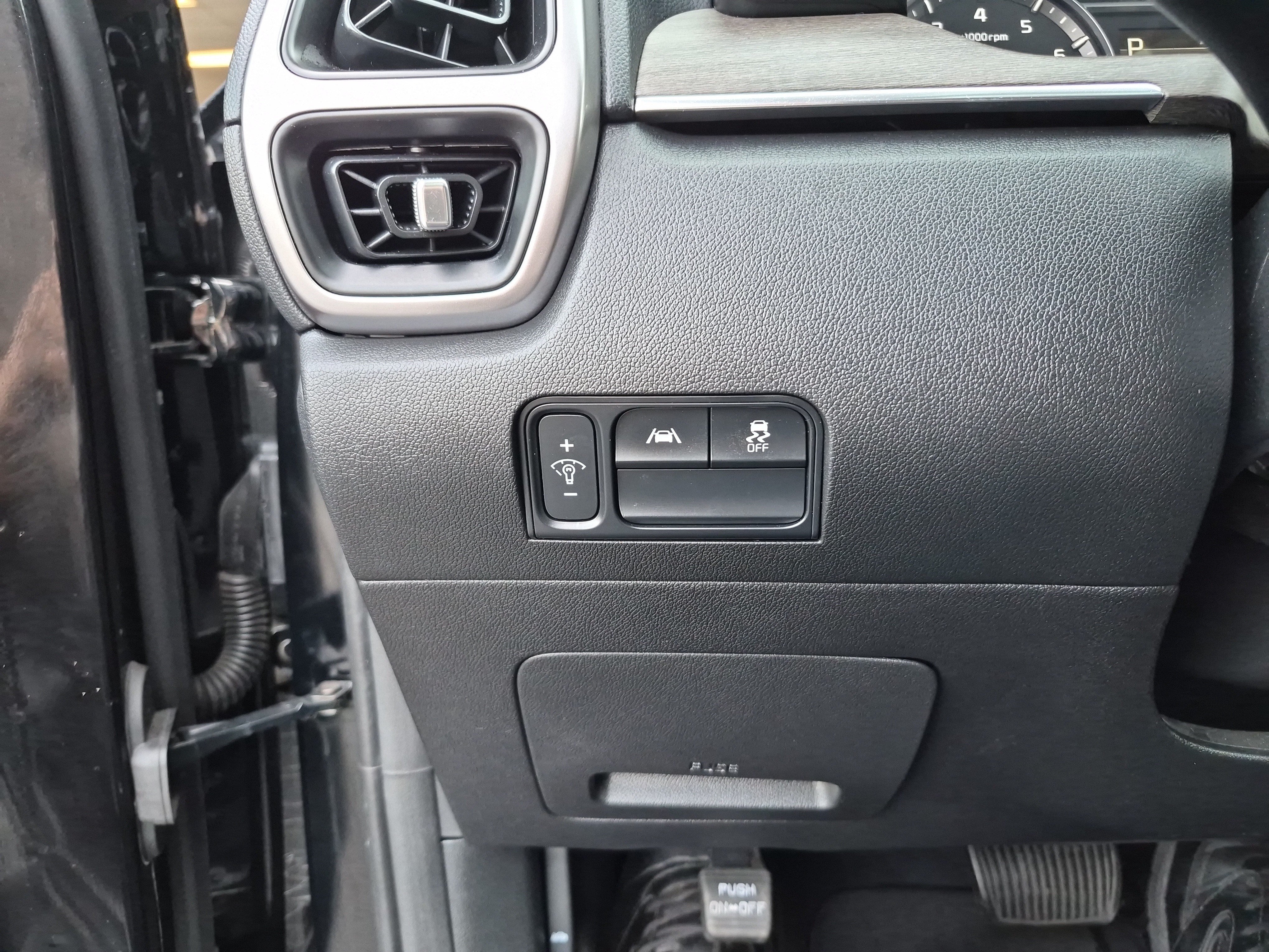 Used 2023 Kia Sorento S w/ Panoramic Sunroof Package AWD/4WD image 24