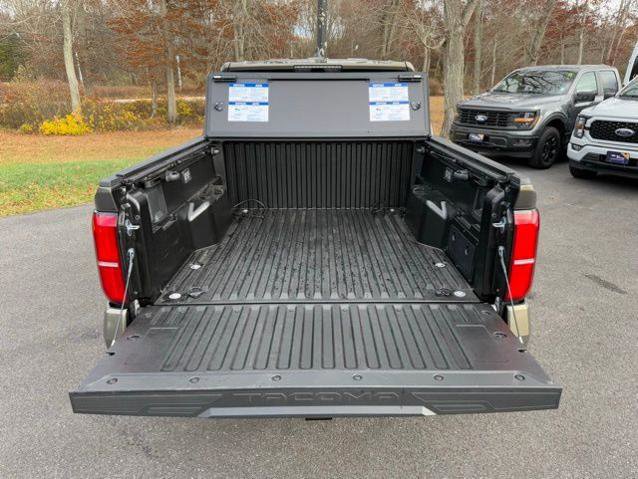 Used 2025 Toyota Tacoma 4x4 Double Cab Hybrid image 10