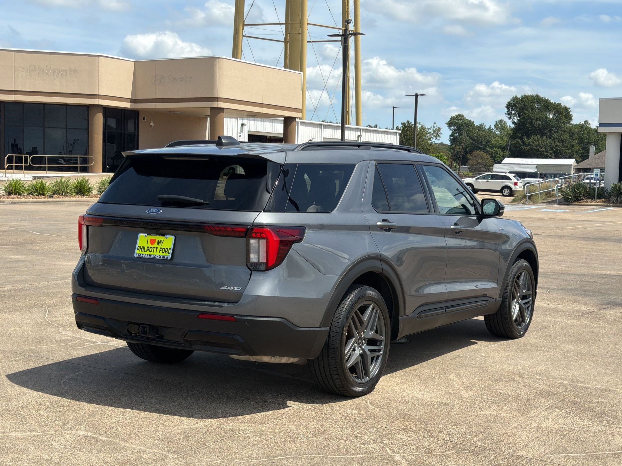 Certified 2025 Ford Explorer ST-Line w/ ST-Line Street Pack AWD/4WD image 9