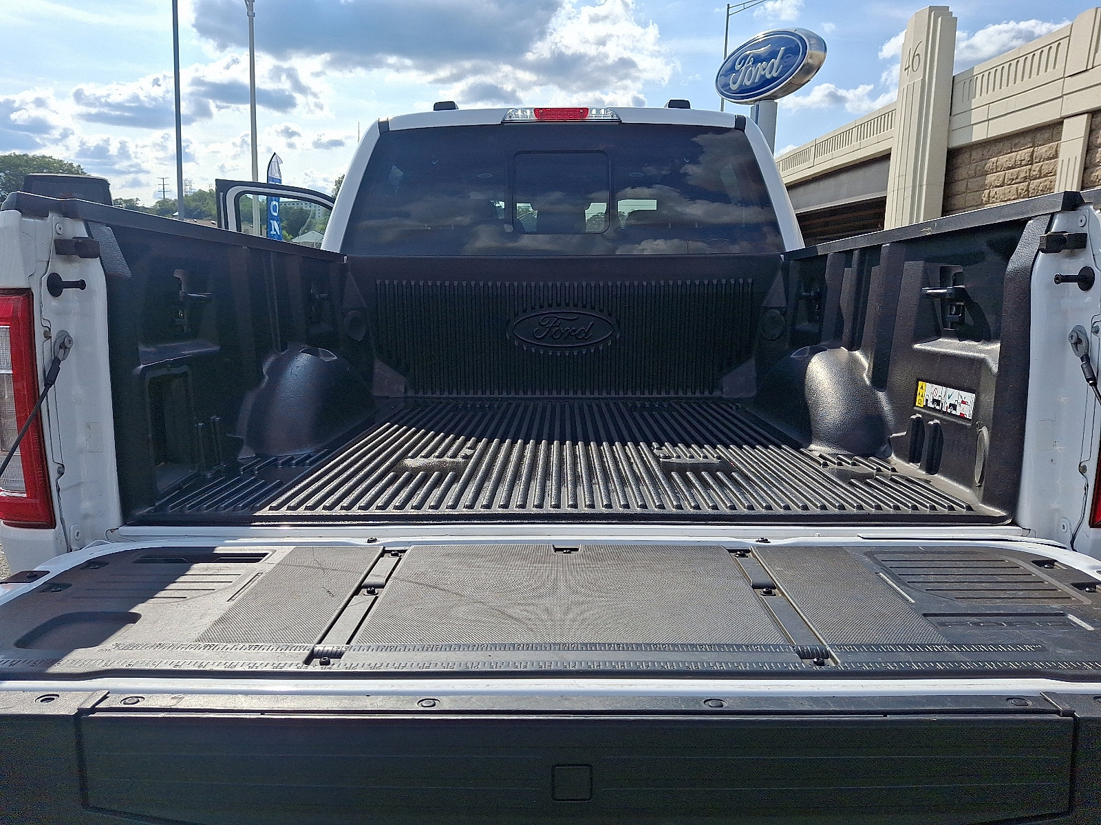Certified 2022 Ford F150 Lariat w/ Equipment Group 502A High AWD/4WD image 28