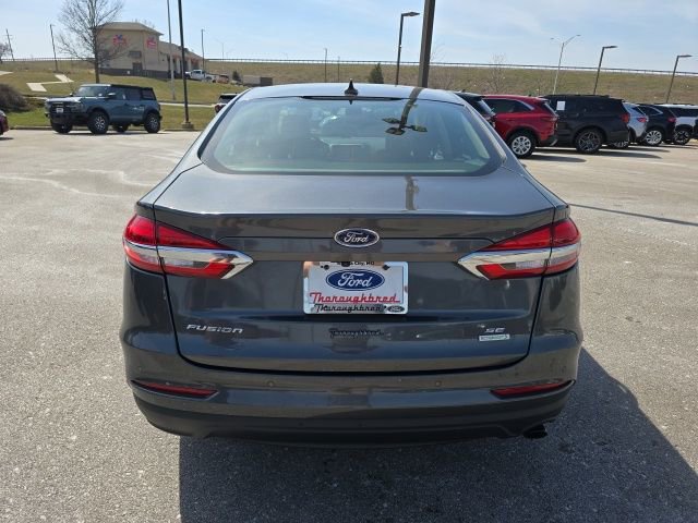 Certified 2020 Ford Fusion SE image 4