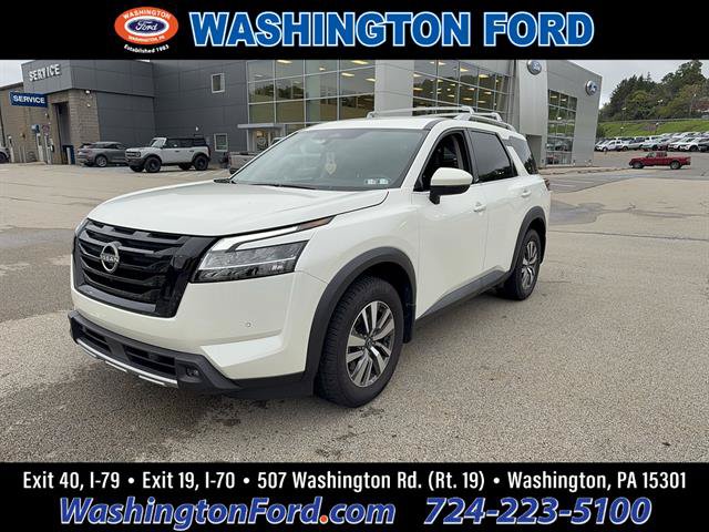 Used 2023 Nissan Pathfinder SL w/ Black Appearance Package