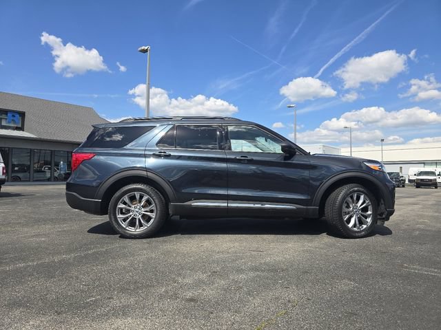 Certified 2022 Ford Explorer XLT w/ Equipment Group 202A AWD/4WD image 17