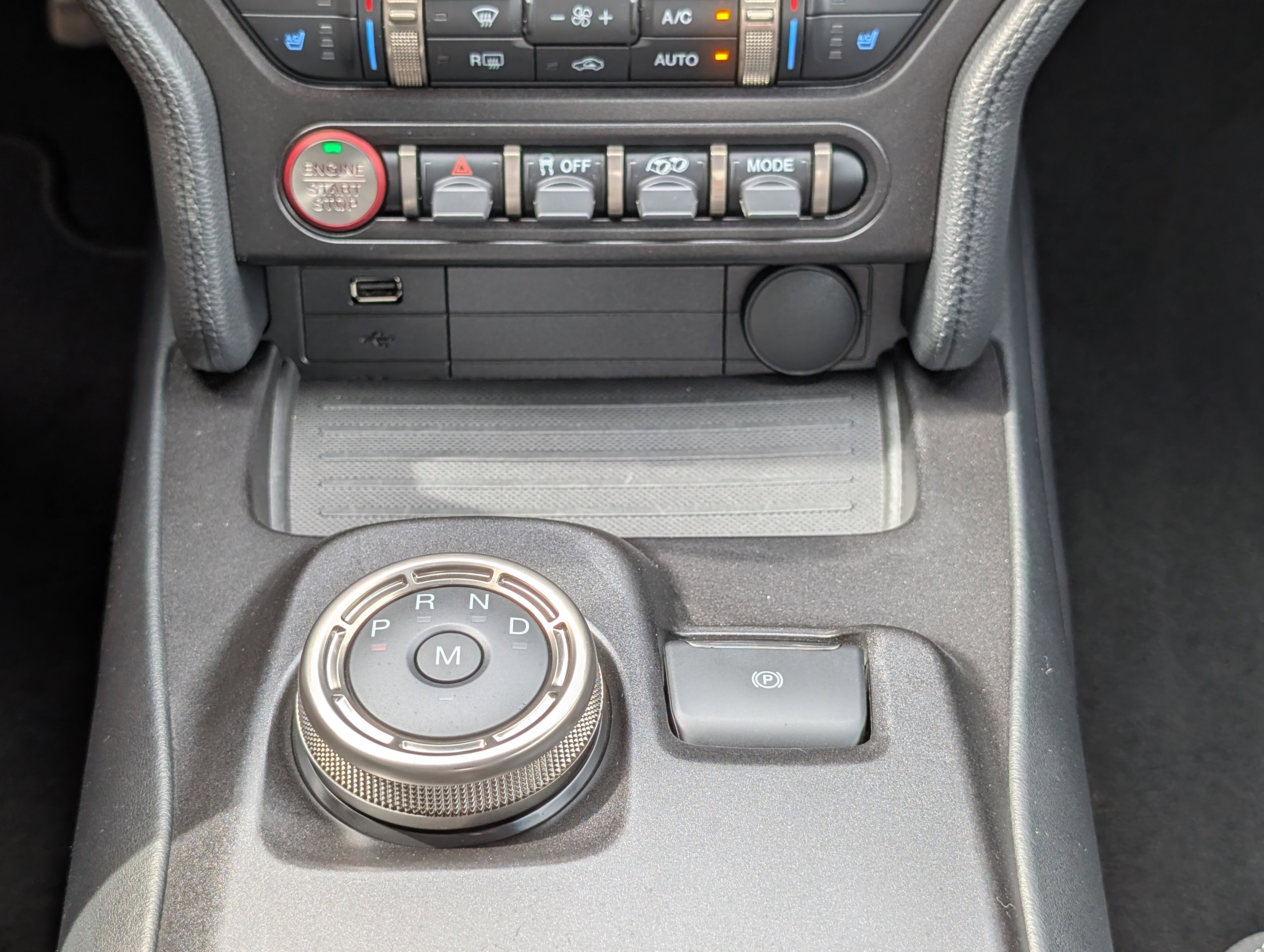 Certified 2021 Ford Mustang Shelby GT500 w/ Carbon Fiber Handling Package image 23