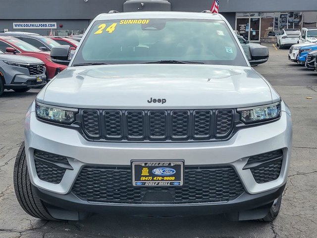 Used 2023 Jeep Grand Cherokee Altitude image 8