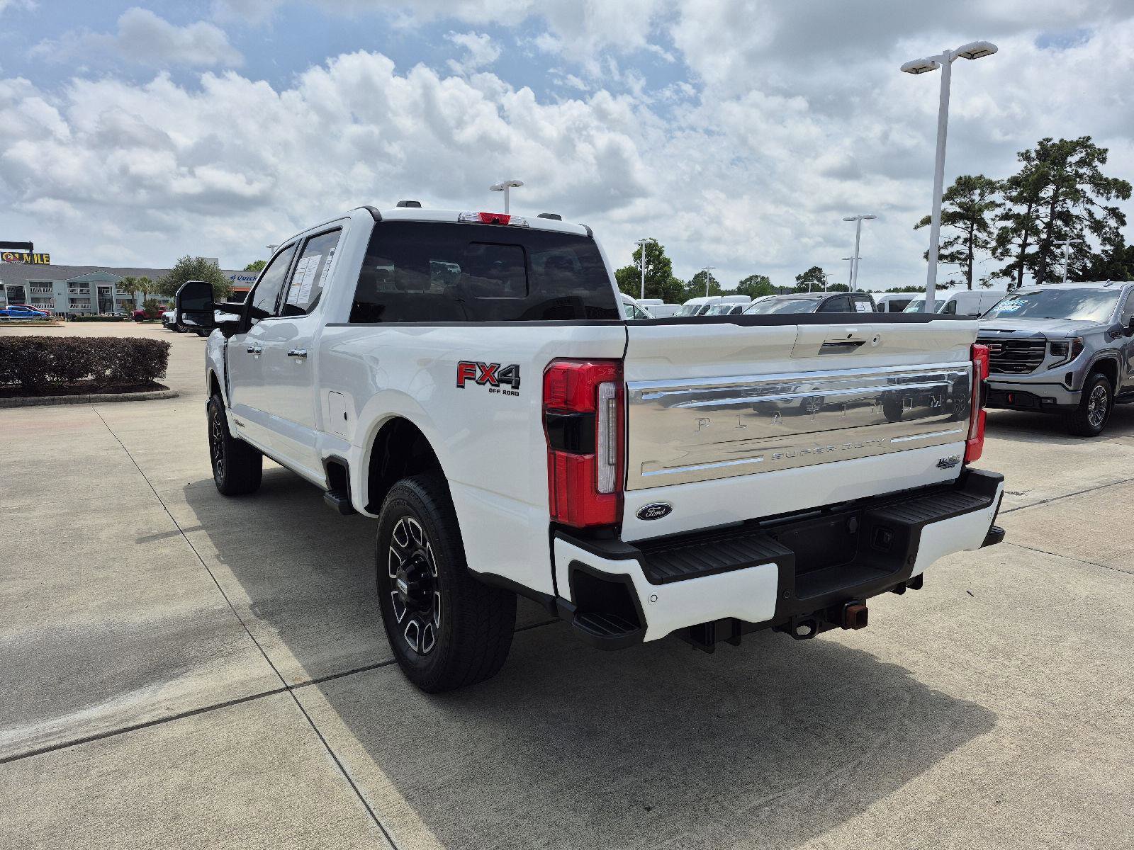 Certified 2024 Ford F250 Platinum w/ FX4 Off-Road Package AWD/4WD image 19