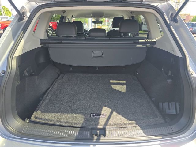 Used 2022 Volkswagen Tiguan SE AWD/4WD image 16