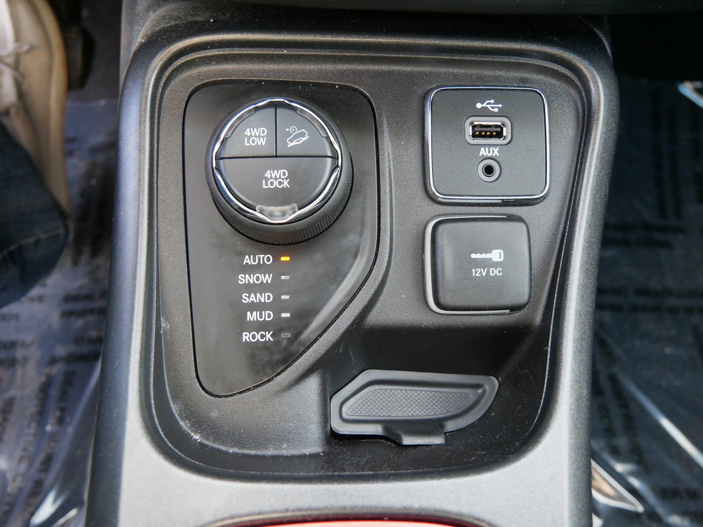 Used 2018 Jeep Compass Trailhawk w/ Cold Weather Group image 29