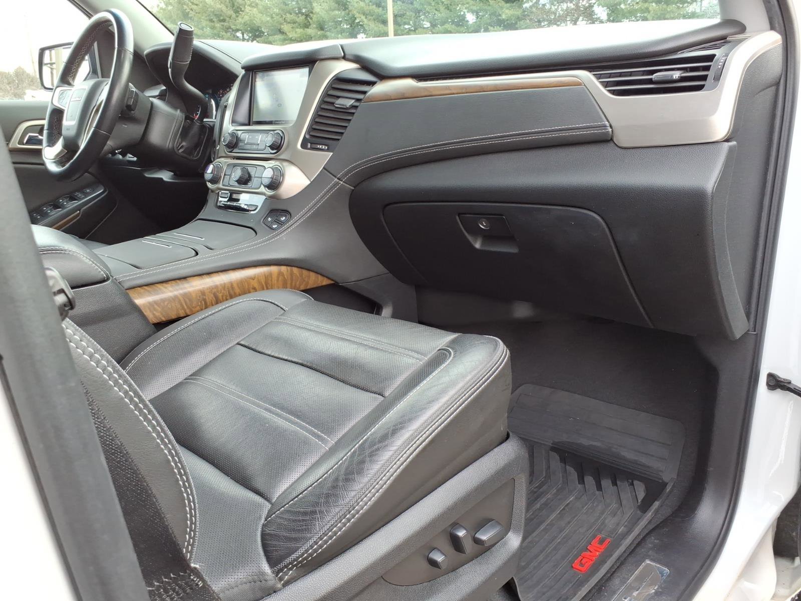 Used 2020 GMC Yukon XL Denali w/ Open Road Package image 10