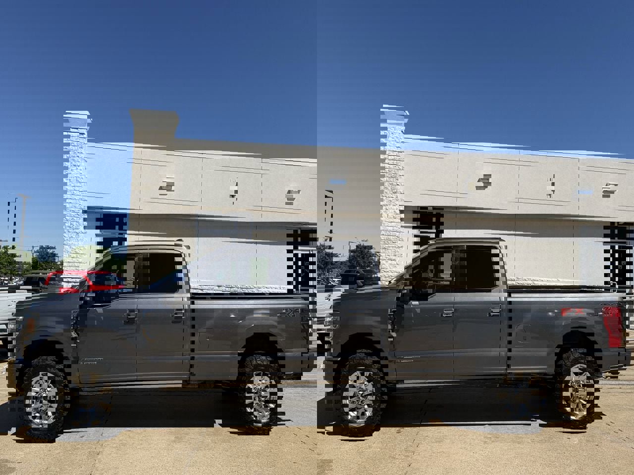 Certified 2022 Ford F350 Platinum image 3