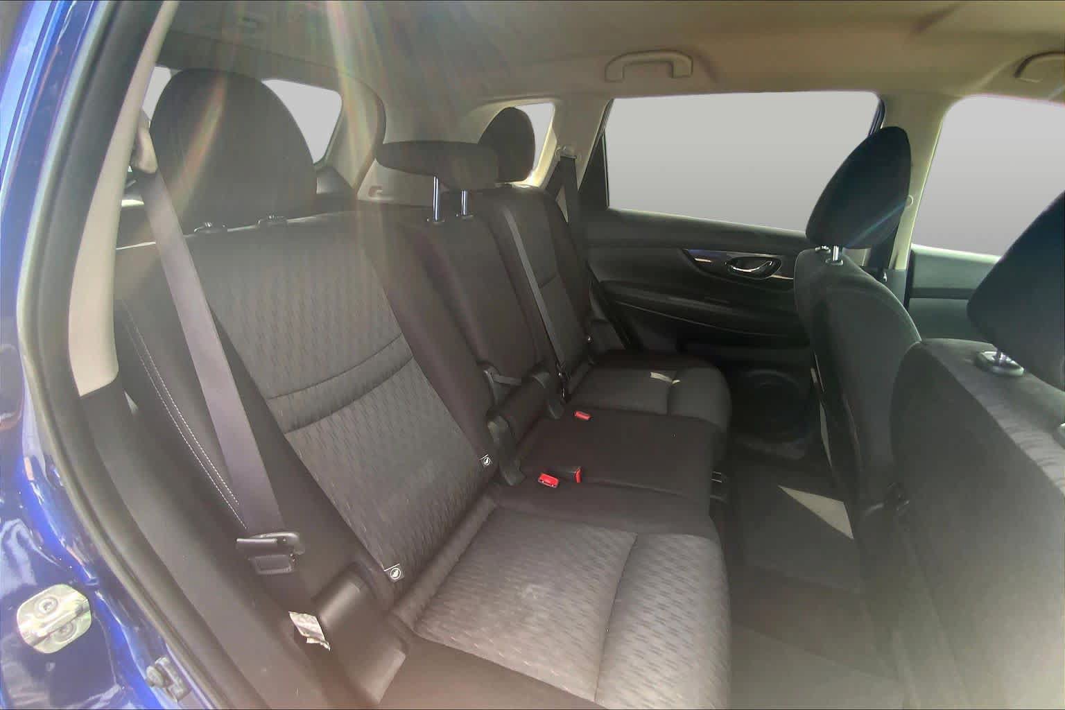 Used 2018 Nissan Rogue SV FWD image 20