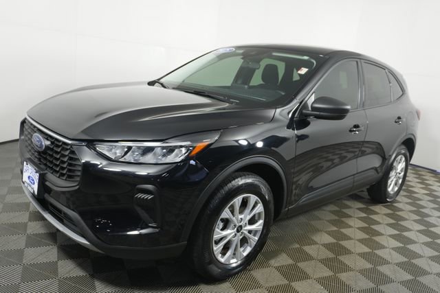 Certified 2025 Ford Escape Active AWD/4WD image 7