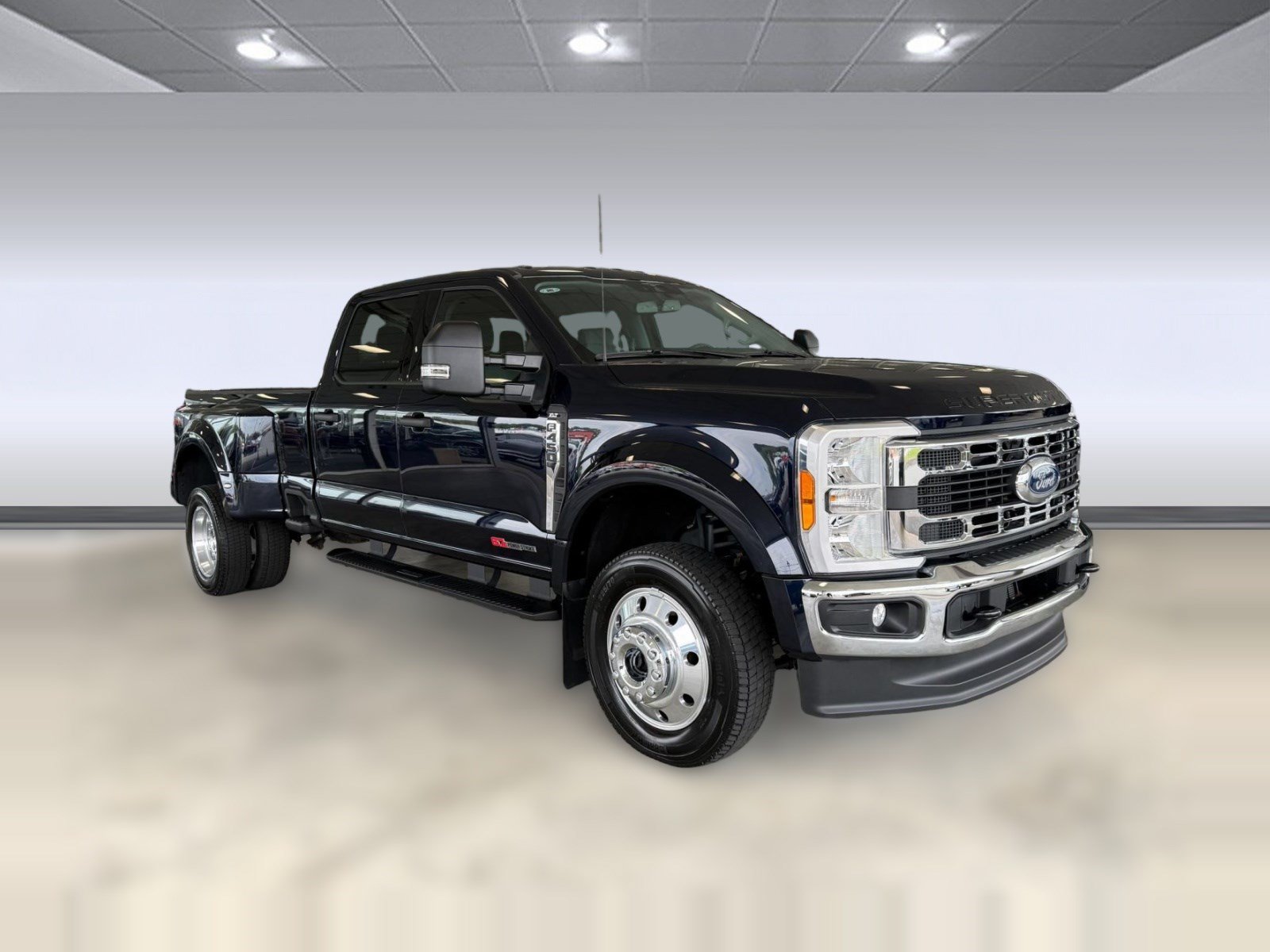 Certified 2023 Ford F450 XLT w/ FX4 Off-Road Package AWD/4WD image 7