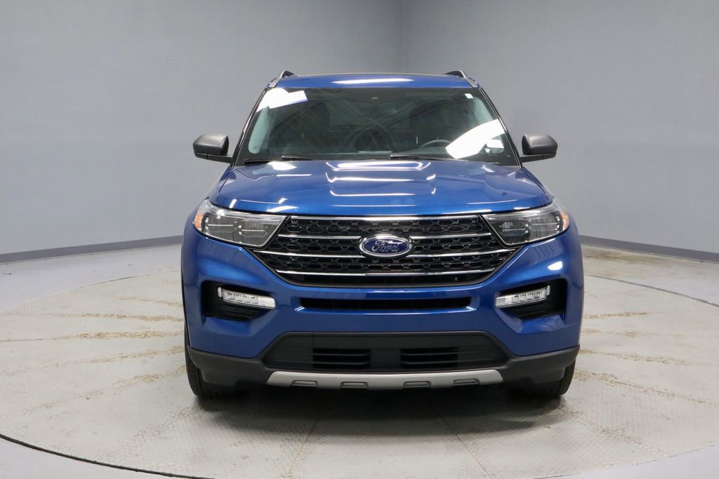 Certified 2023 Ford Explorer XLT w/ Equipment Group 202A AWD/4WD image 7