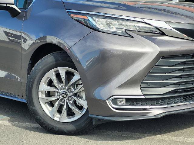 Used 2022 Toyota Sienna XLE AWD/4WD image 10