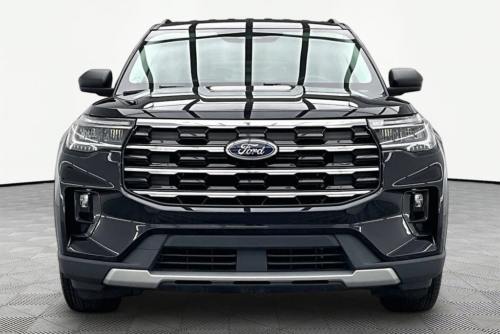 Certified 2025 Ford Explorer Active w/ Active Comfort Package AWD/4WD image 3