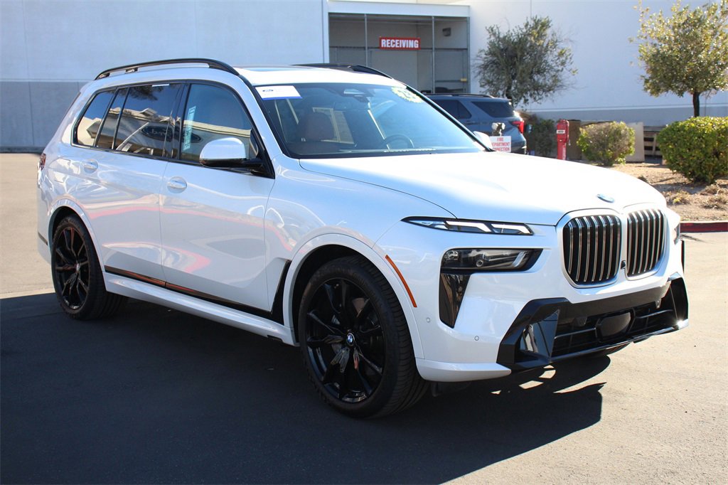 Used 2023 BMW X7 xDrive40i w/ M Sport Package image 11