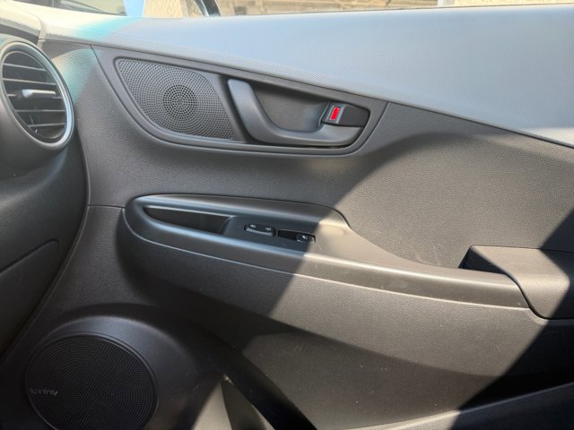 Used 2020 Hyundai Kona SEL Plus FWD image 16