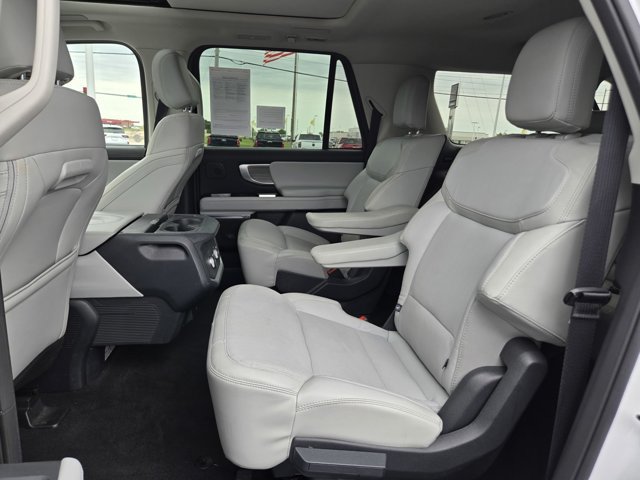 Certified 2025 Ford Expedition Max Platinum w/ Driver's Package AWD/4WD image 27