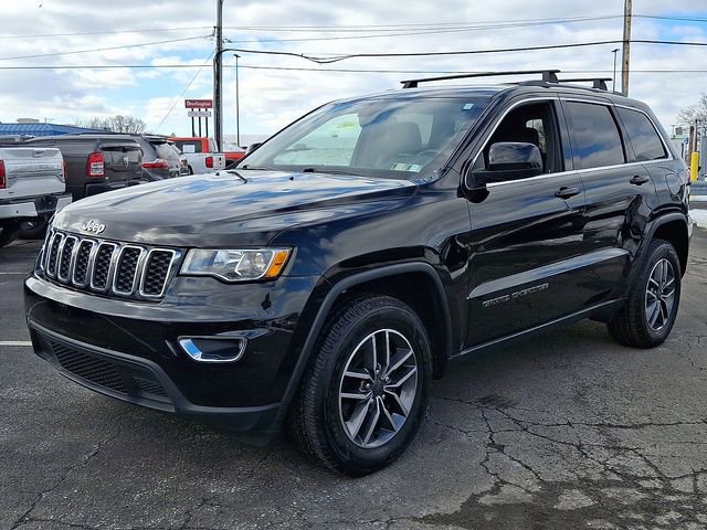 Used 2019 Jeep Grand Cherokee Laredo w/ Laredo X Package AWD/4WD image 3