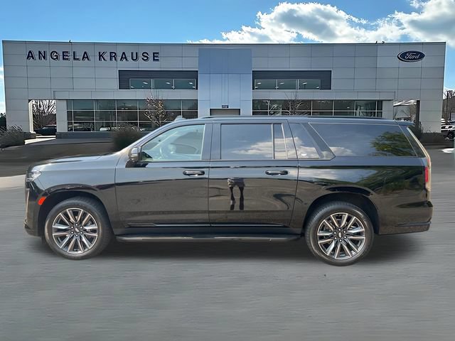Used 2023 Cadillac Escalade ESV Sport AWD/4WD image 4