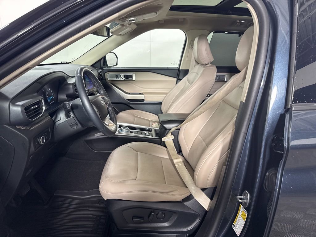 Certified 2023 Ford Explorer Limited w/ Equipment Group 301A AWD/4WD image 15