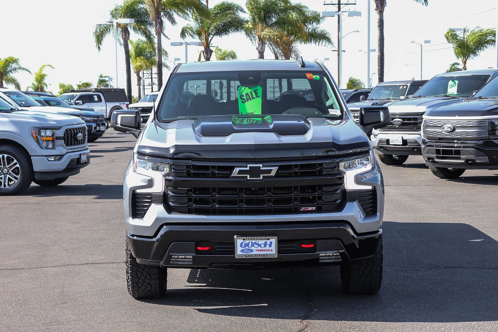 Used 2023 Chevrolet Silverado 1500 LT Trail Boss w/ LT Trail Boss Premium Package AWD/4WD image 2
