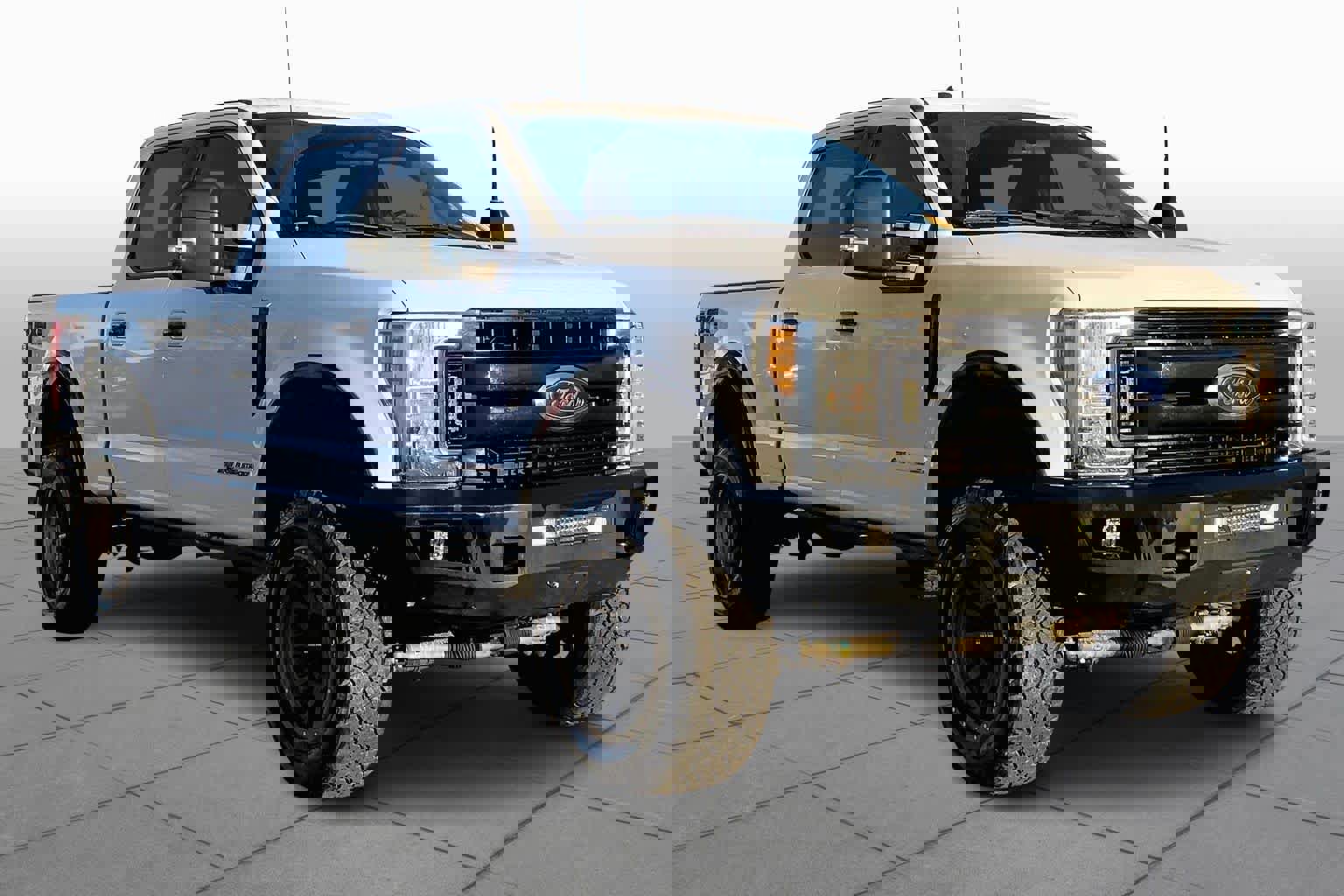 Certified 2017 Ford F250 XLT w/ XLT Premium Package image 5