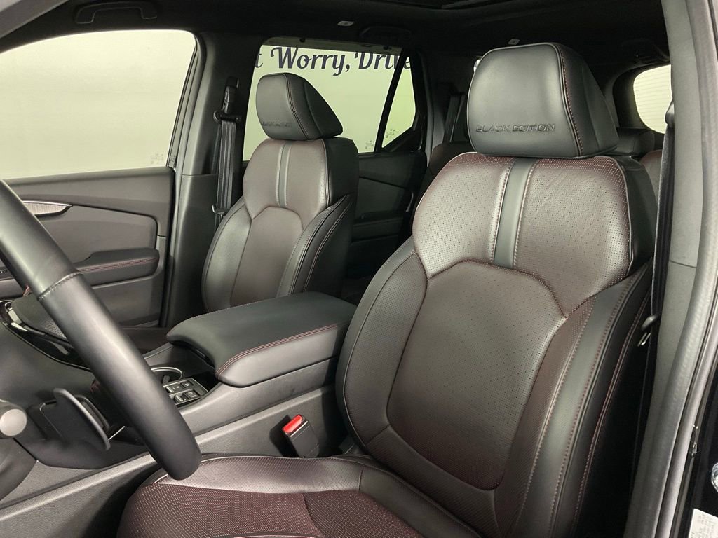 Used 2025 Honda Pilot Black Edition image 14
