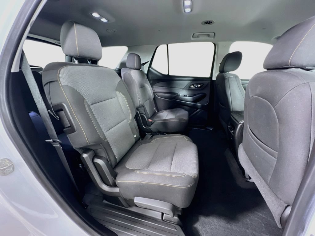 Used 2020 Chevrolet Traverse LT w/ LPO, Blackout Package AWD/4WD image 32
