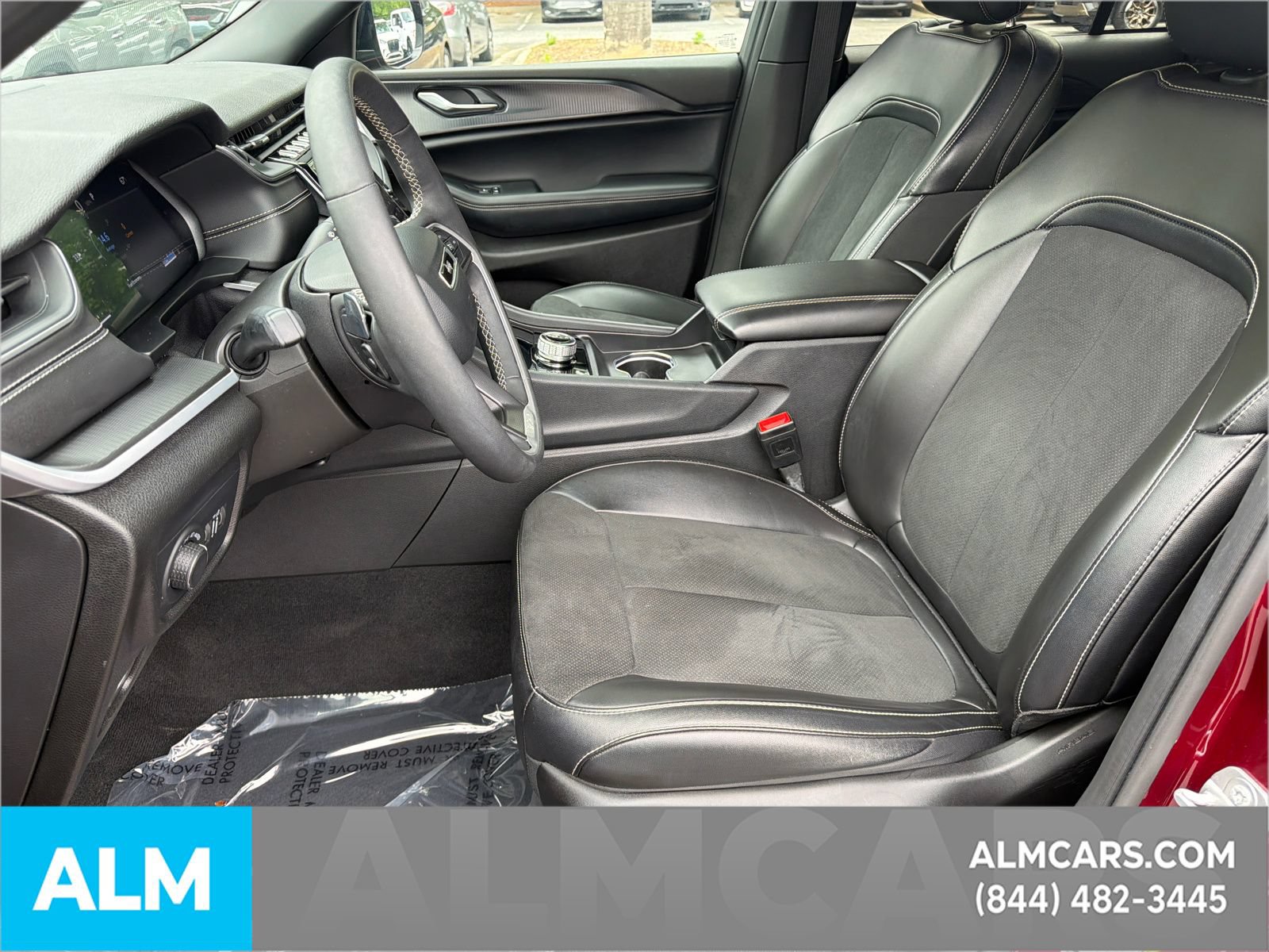 Used 2025 Jeep Grand Cherokee Altitude AWD/4WD image 10