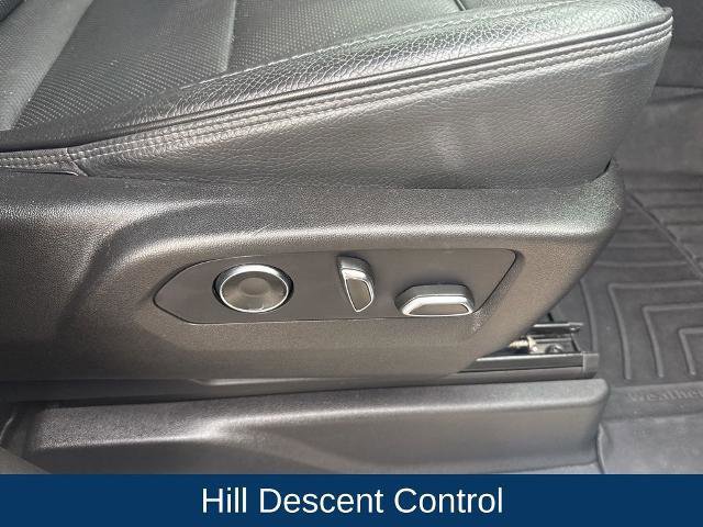 Used 2021 GMC Yukon Denali w/ Denali Premium Package AWD/4WD image 32