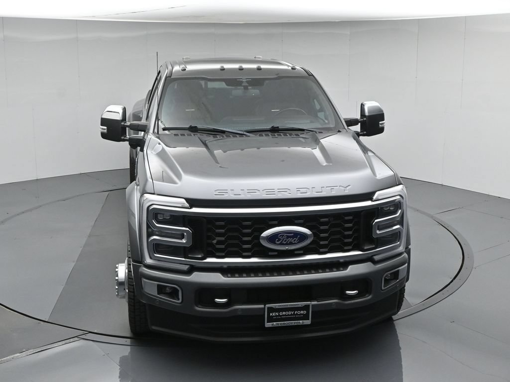 Certified 2023 Ford F450 Platinum w/ FX4 Off-Road Package AWD/4WD image 45
