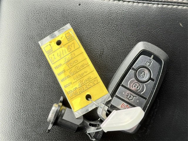 Certified 2021 Ford Explorer XLT w/ Equipment Group 202A image 15
