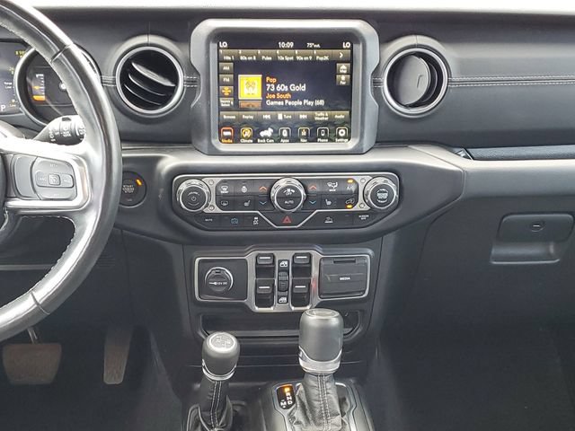 Used 2022 Jeep Wrangler Unlimited Sahara w/ Cold Weather Group AWD/4WD image 25