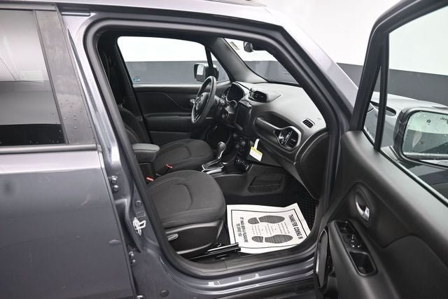 Used 2022 Jeep Renegade Altitude AWD/4WD image 13