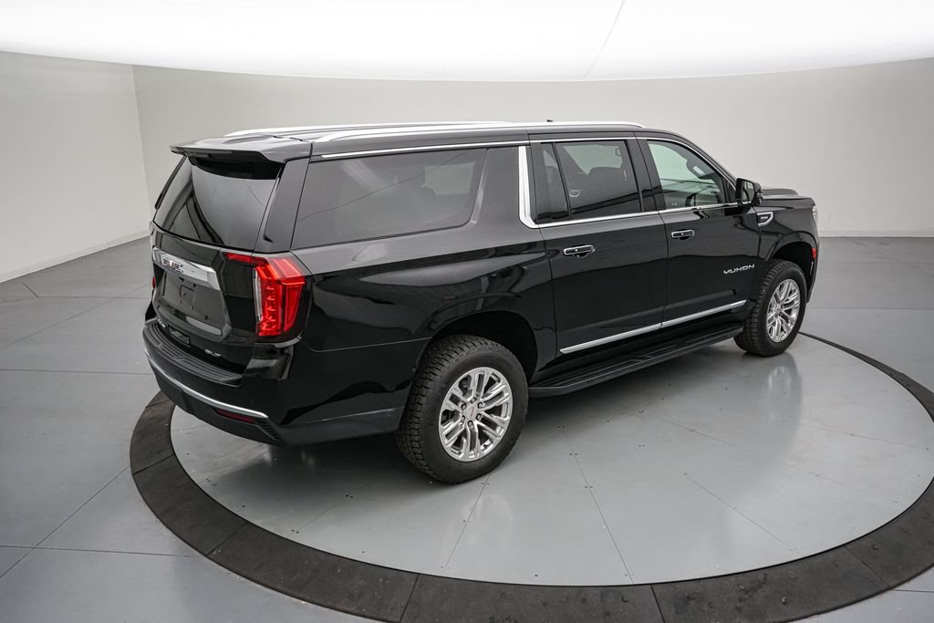 Used 2023 GMC Yukon XL SLT w/ SLT Luxury Package AWD/4WD image 4