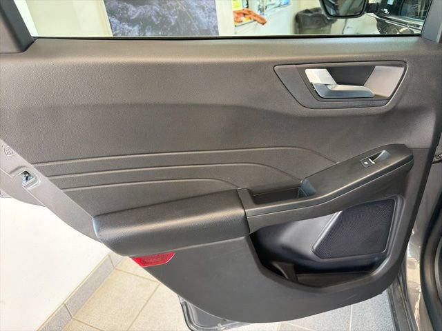 Certified 2024 Ford Escape Platinum AWD/4WD image 16