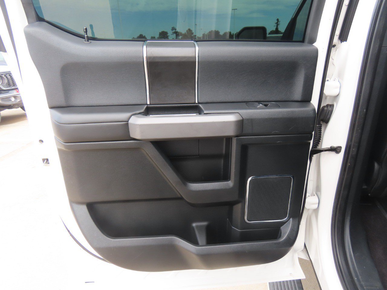 Certified 2019 Ford F150 Platinum w/ Equipment Group 701A Luxury AWD/4WD image 18